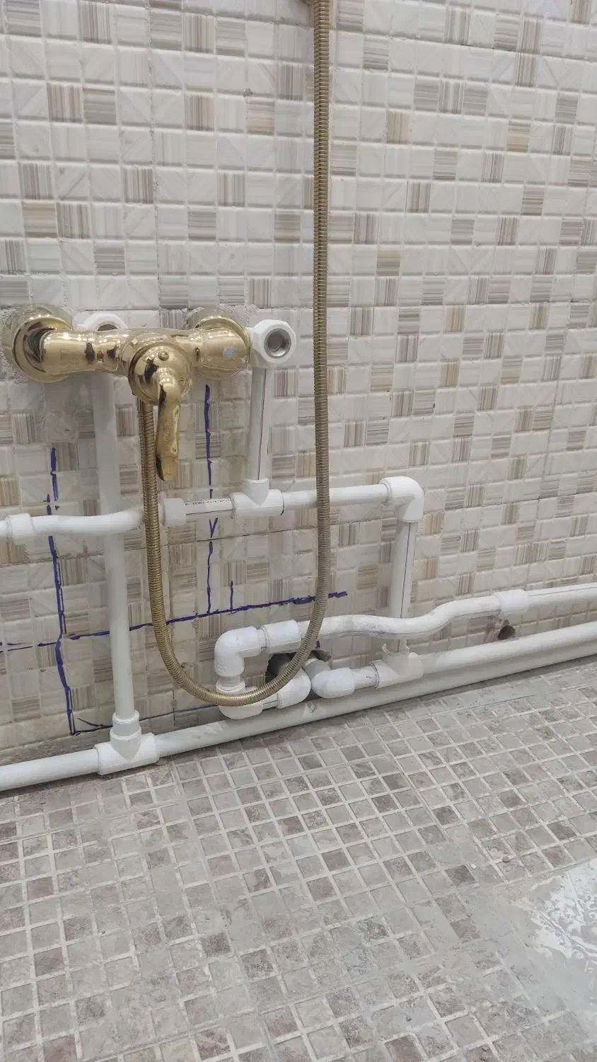 لوله کشی ساختمان و نصب و اجرای ایزوگام|خدمات پیشه و مهارت|بروجرد, |دیوار