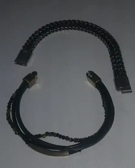 دو عدد دست بند چرم و کارتیر (قفل چفتی مگنتی))|بدلیجات|قم, نخودی|دیوار