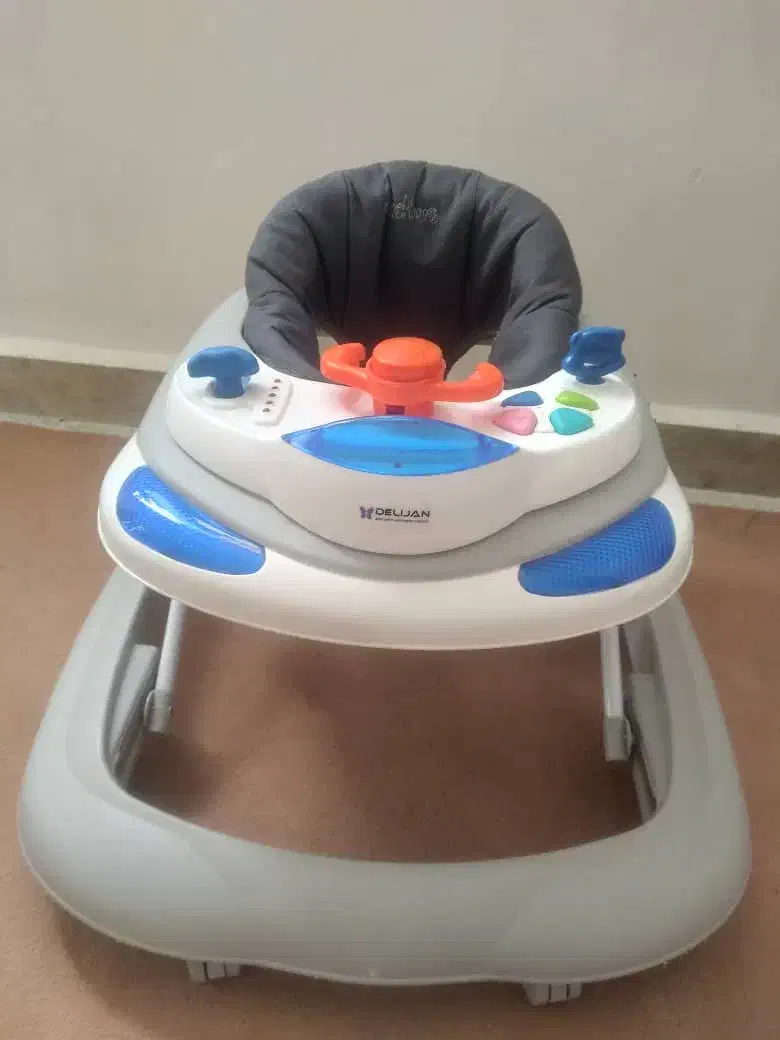 روروئک.وکریر|کالسکه و لوازم جانبی|شوش, |دیوار