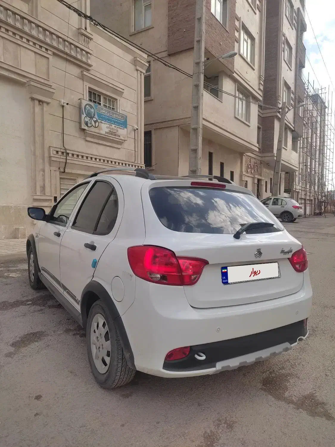 کوییک1402R|خودرو سواری و وانت|خرمآباد, |دیوار