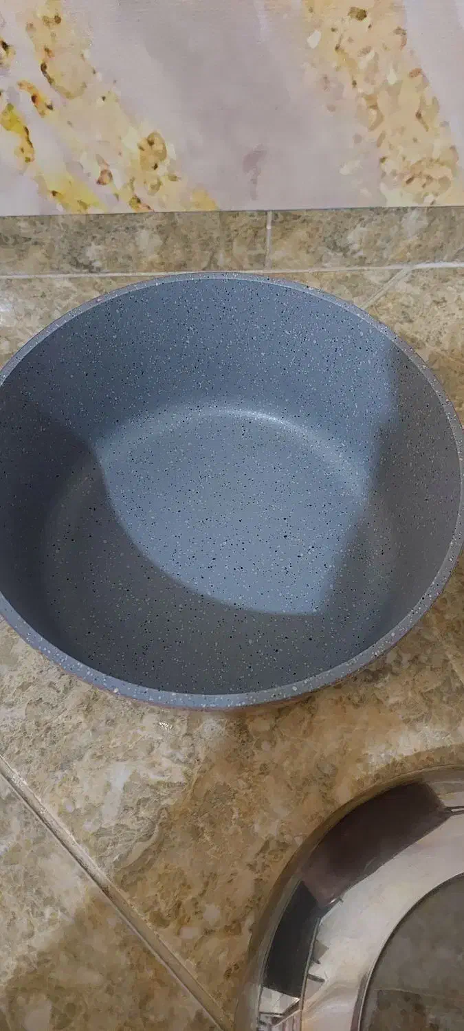 قابلمه دسینی|ظروف پخت‌وپز|ارومیه, |دیوار