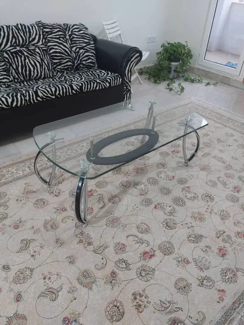 مبل چرم پنج نفره|مبلمان خانگی و میز عسلی|هشتگرد, فاز ۳ مهستان|دیوار