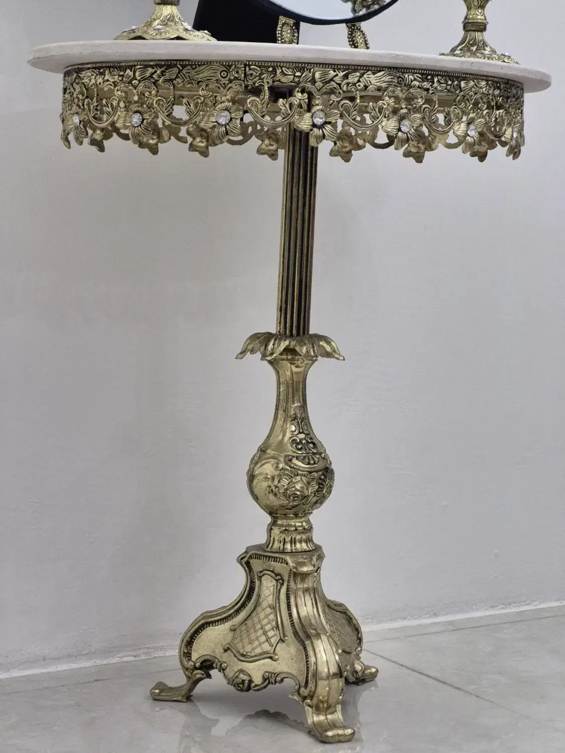 آینه و شمعدان با میز سنگی|آینه|چالوس, |دیوار