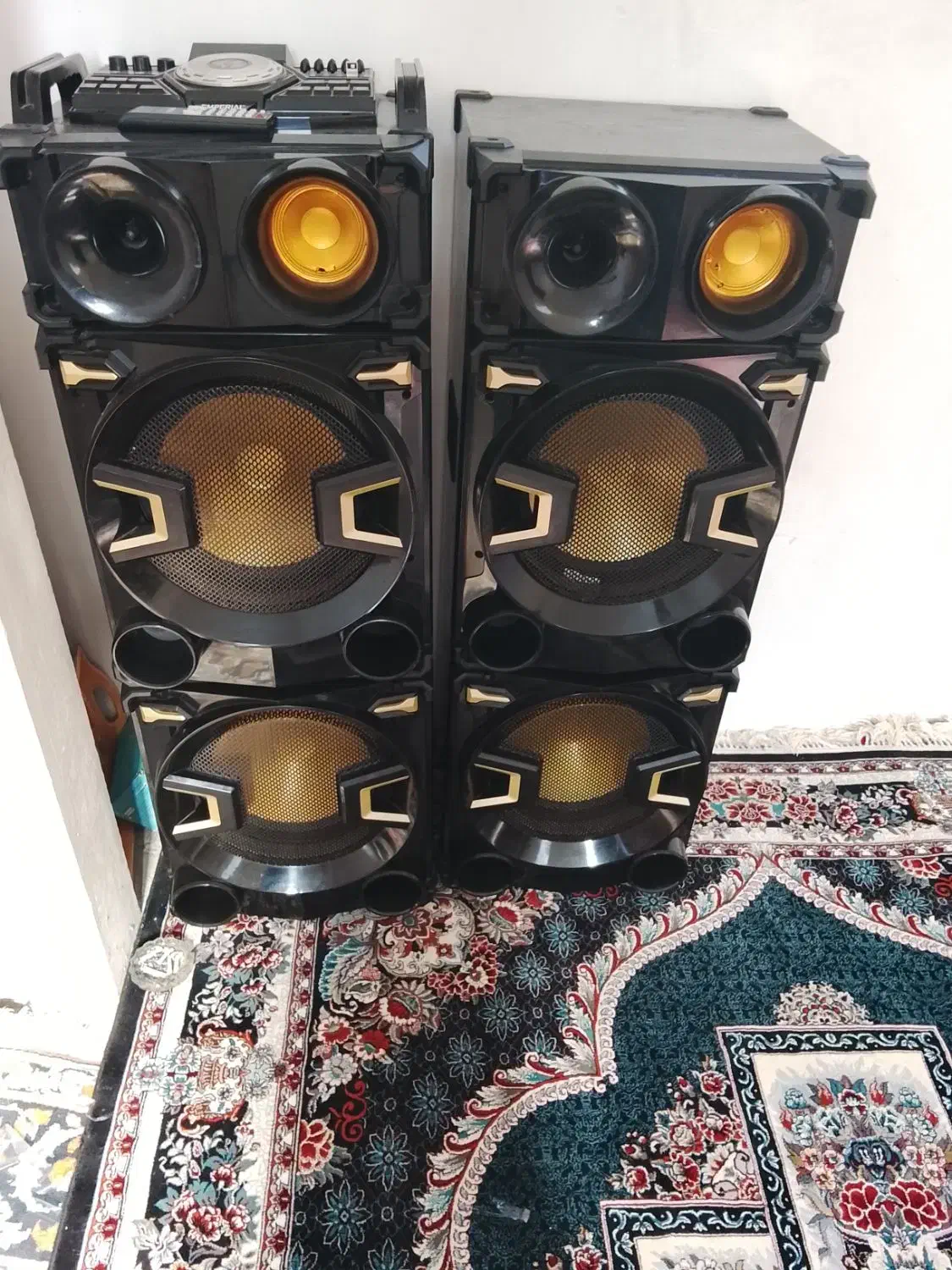 باند شکسته گی جزوی میکروفون خراب شده|سیستم صوتی خانگی|تبریز, |دیوار