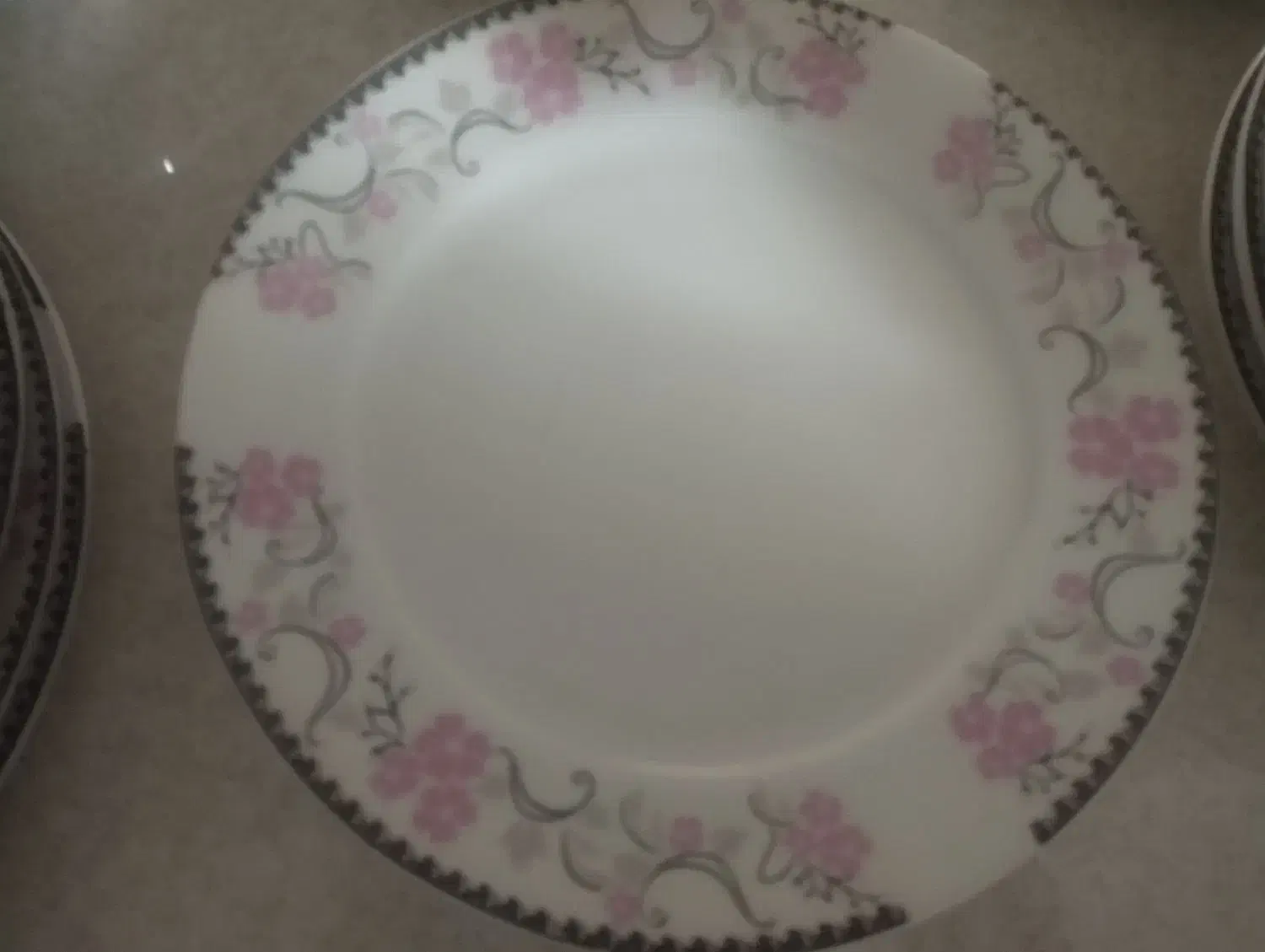 چینی شیش نفره|ظروف سرو و پذیرایی|تربت جام, میان جام|دیوار