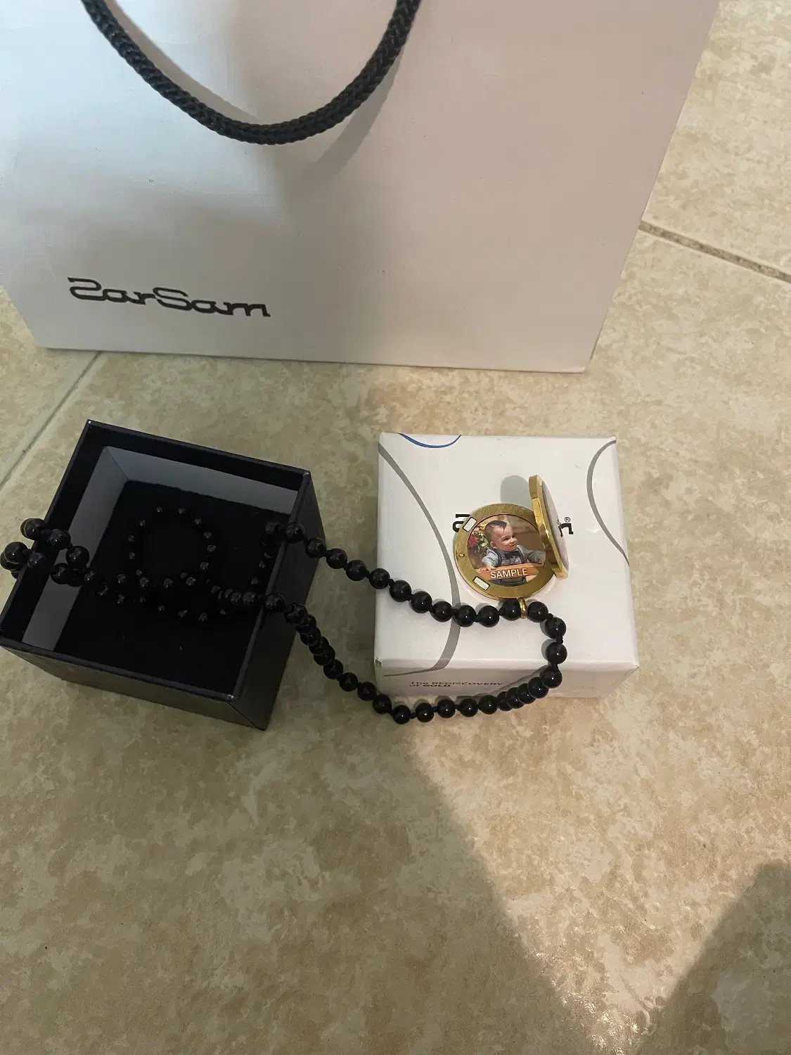 گردنبند و ان یکاد زرسام دارای ورق طلا مناسب هدیه|جواهرات|اصفهان, مرداویج|دیوار