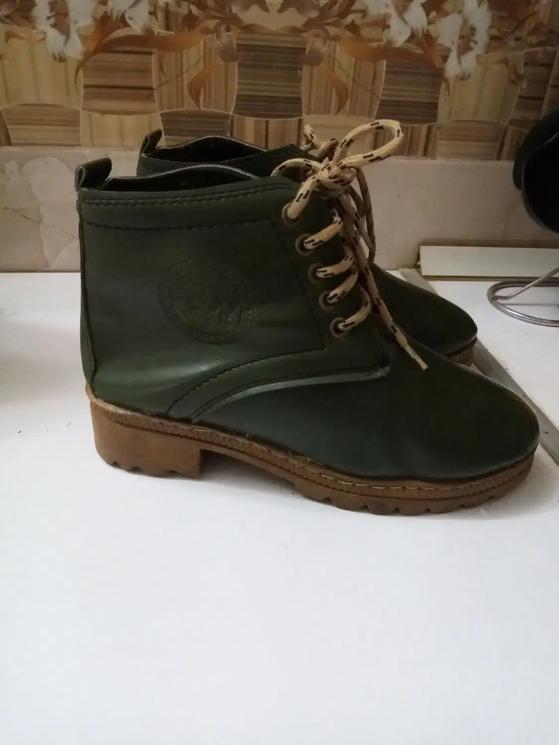 کفش نیم بوت نو|کیف، کفش، کمربند|نیشابور, دربقاضی|دیوار