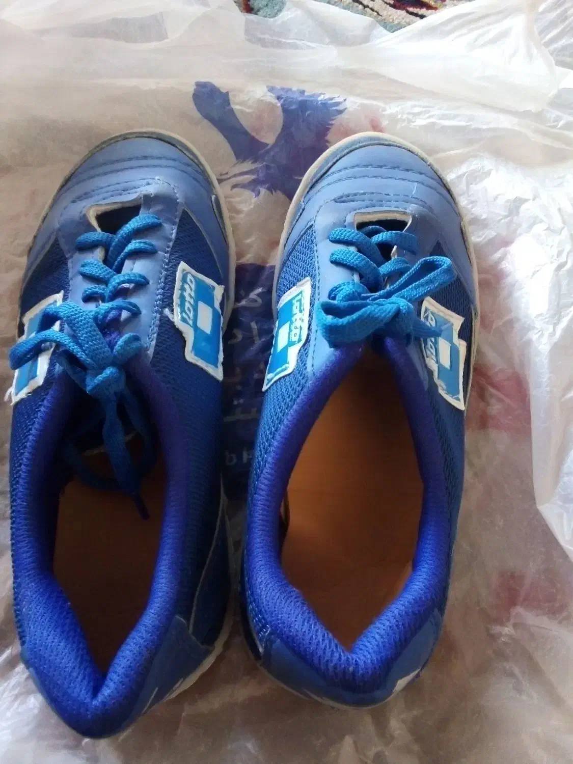 کفش ورزشی|کیف، کفش، کمربند|شهرضا, |دیوار