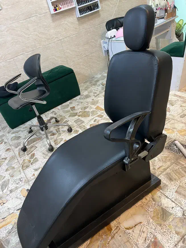 وسایل ارایشگاهی (سرشور،اینه و کنسول،صندلی اصلاح)|آرایشگاه و سالن‌های زیبایی|رشت, پیرکلاچای|دیوار