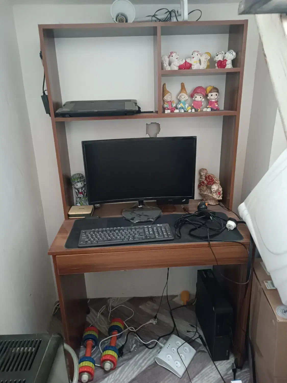 مانیتور .کیس و میز کامپیوتر|رایانه رومیزی|قم, پامنار|دیوار