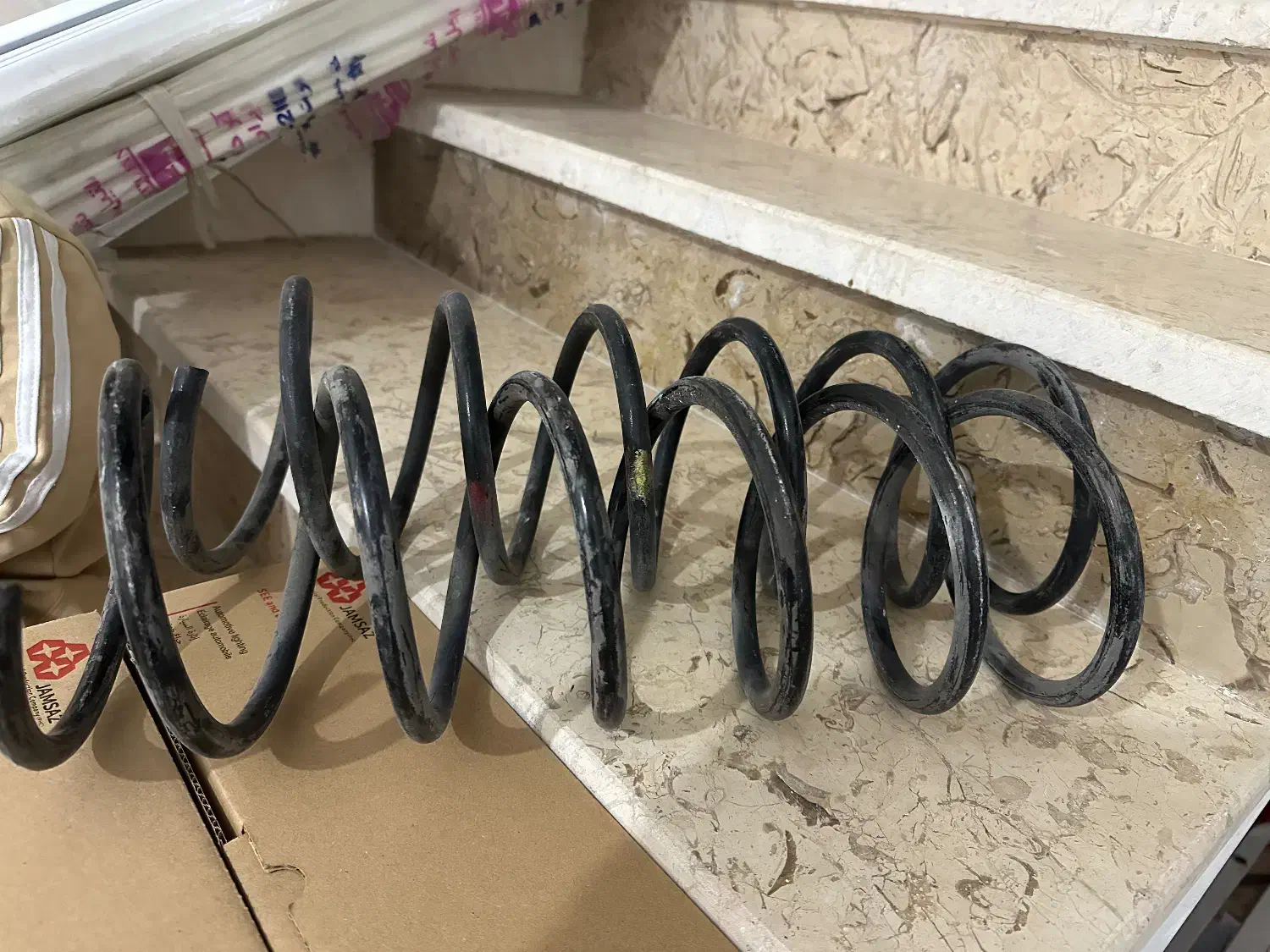 لوازم پژو چراغ باربند فنر لول|قطعات یدکی و لوازم جانبی|یزد, |دیوار