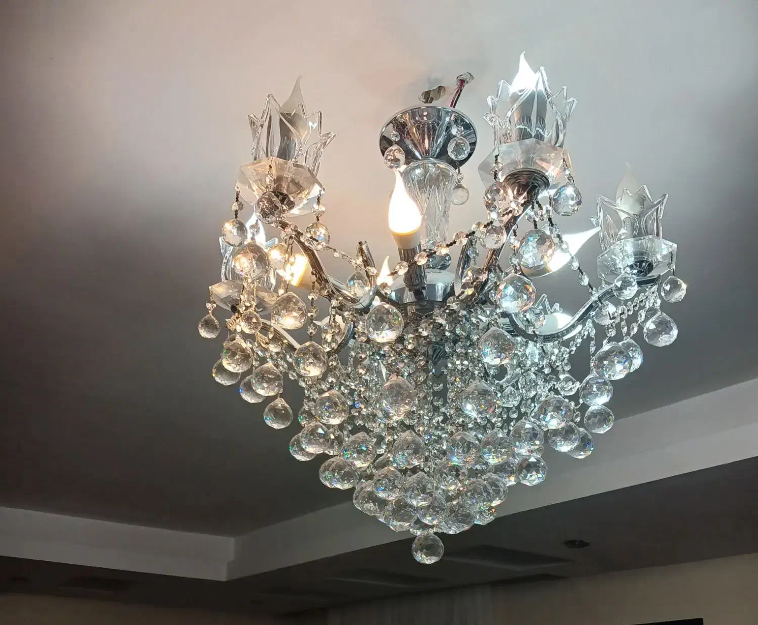 سه عدد لوستر ست کریستال|لوستر و چراغ آویز|کرج, دهقان ویلا|دیوار