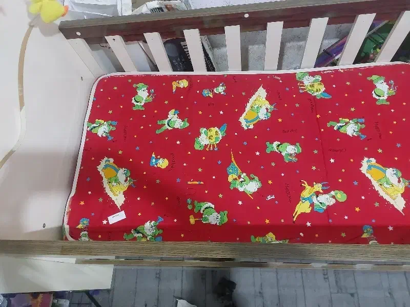 تخت کودک|تخت و صندلی بچه|خوی, |دیوار