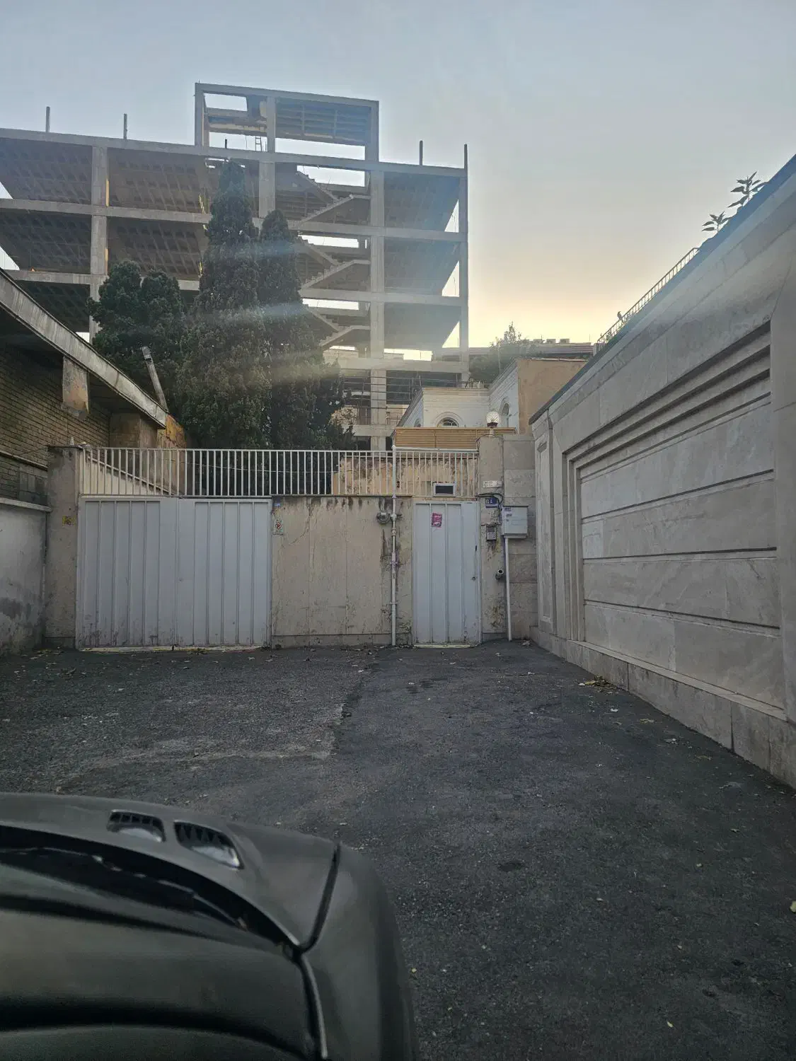 ۳۰۳متر زمین اول نیاوران با ۳۵۰ متر بنا قابل سکونت|فروش زمین و ملک کلنگی|تهران,  امام زاده قاسم (نیاوران)|دیوار