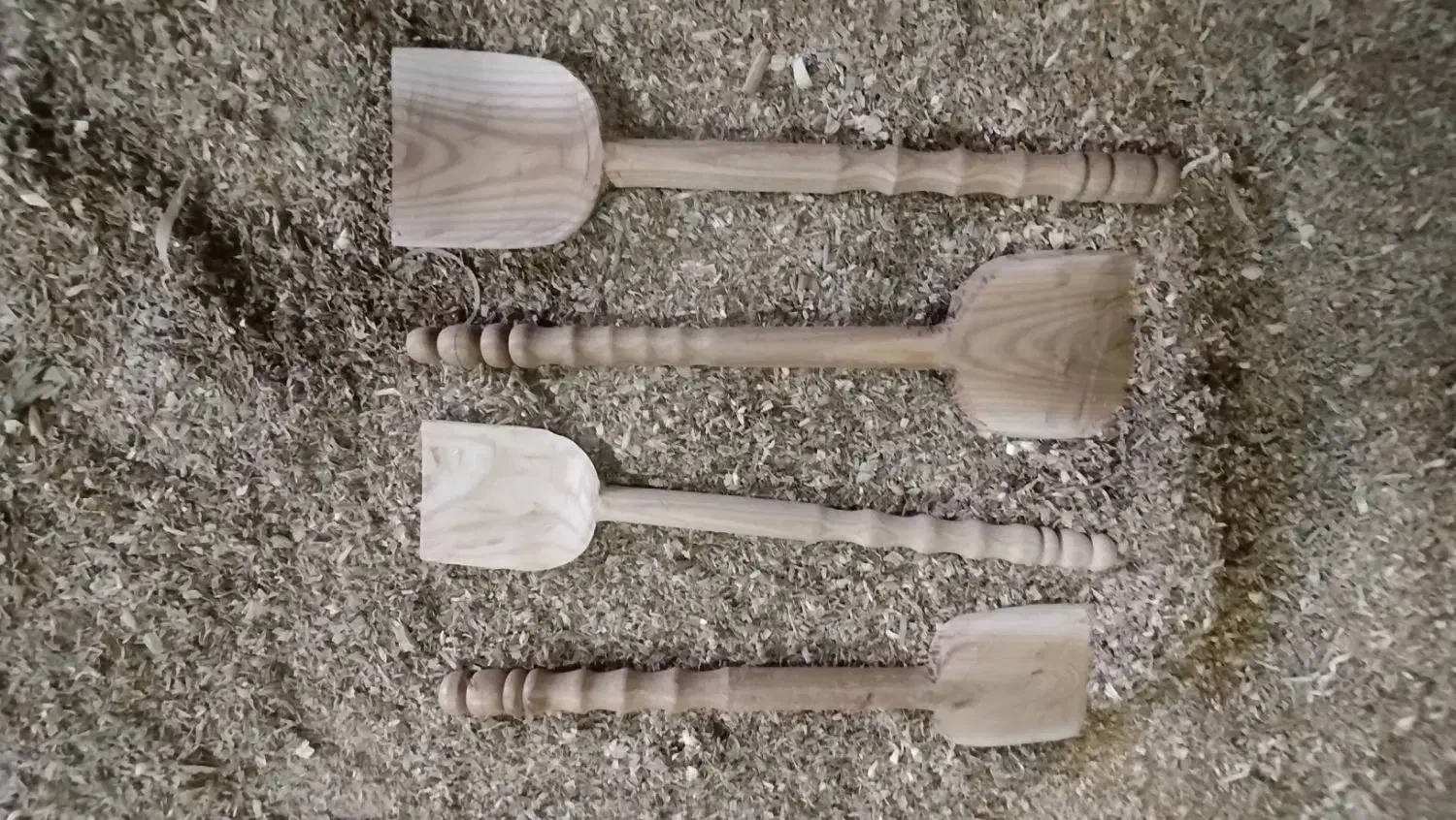 خراطی چوب|عمده‌فروشی|قم, جاده معدن|دیوار