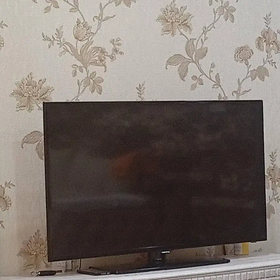 یک عدد تلویزیون مدل سامسونگ ۴۶ اینچ|تلویزیون و پروژکتور|سیرجان, |دیوار