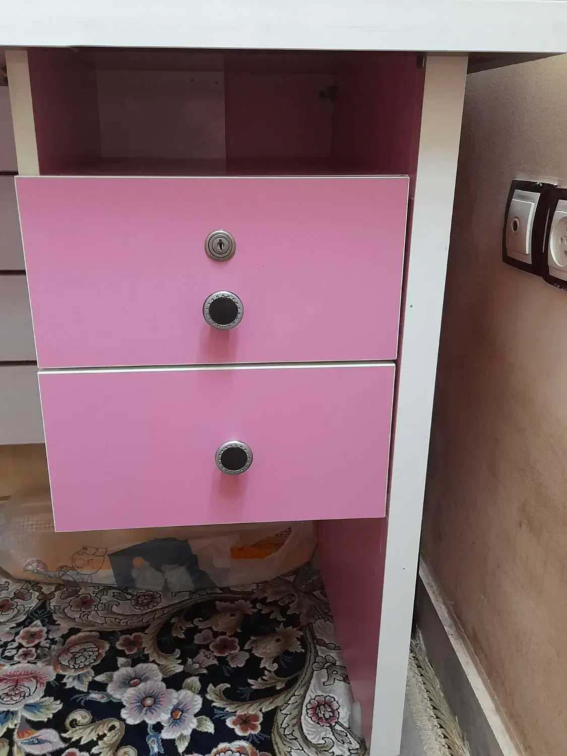 میز تحریر|میز تحریر و کامپیوتر|بابل, |دیوار