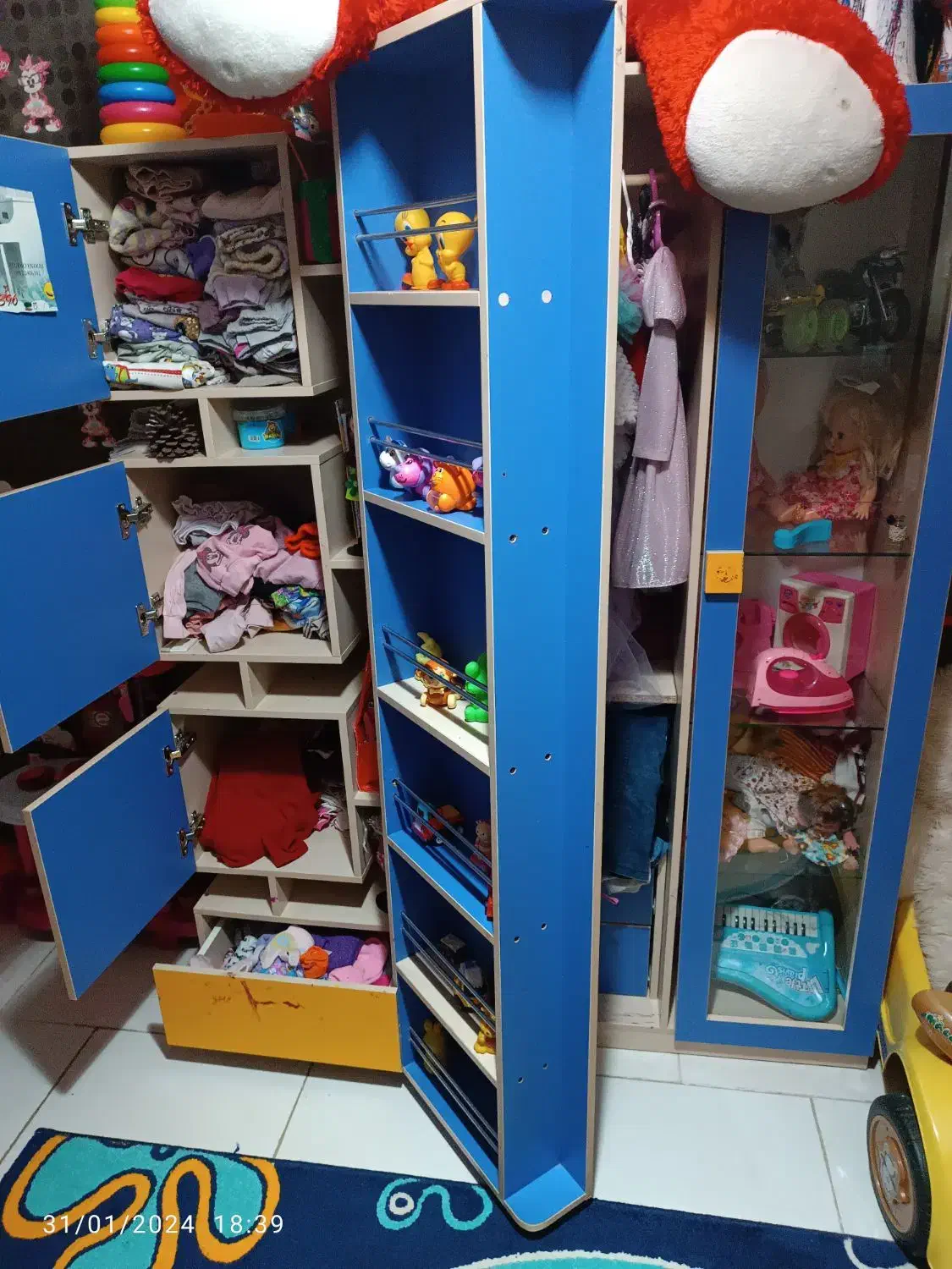 کمد لباس و میز آرایش یا تلویزیون کودک|اسباب و اثاث بچه|دماوند, مسکن مهر گیلاوند|دیوار