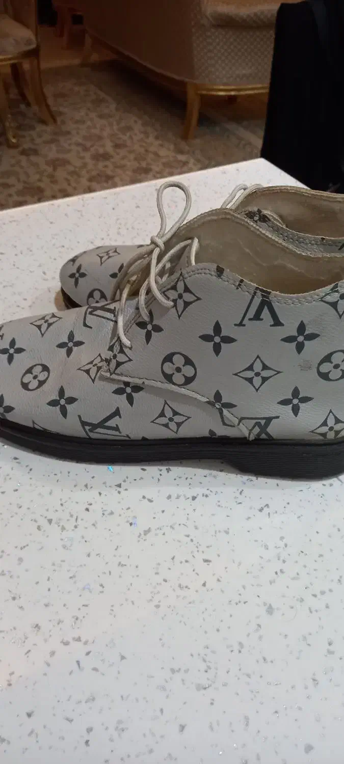 نیم بوت سایز ۳۹ در حد نو نو   ۱۵۰۰|کیف، کفش، کمربند|خرم‌آباد, |دیوار