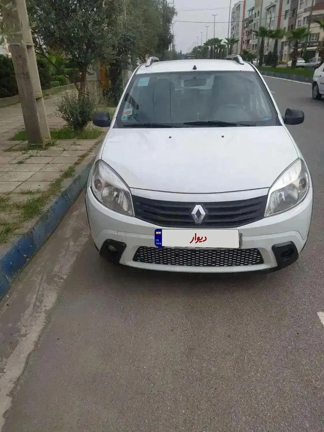 رنو ساندرو دنده‌ای، مدل ۱۳۹۶|خودرو سواری و وانت|بندر انزلی, استادیوم|دیوار