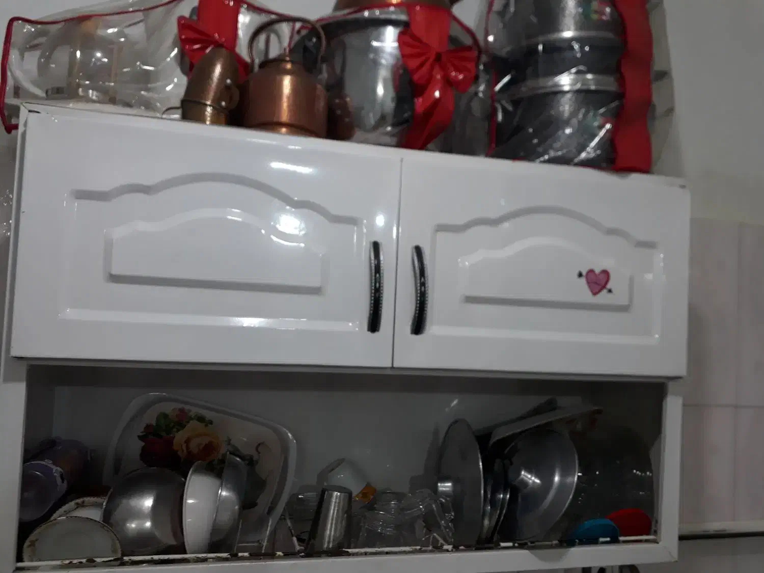 آبچکان|آب‌چکان و نظم‌دهنده ظروف|قم, ولیعصر|دیوار