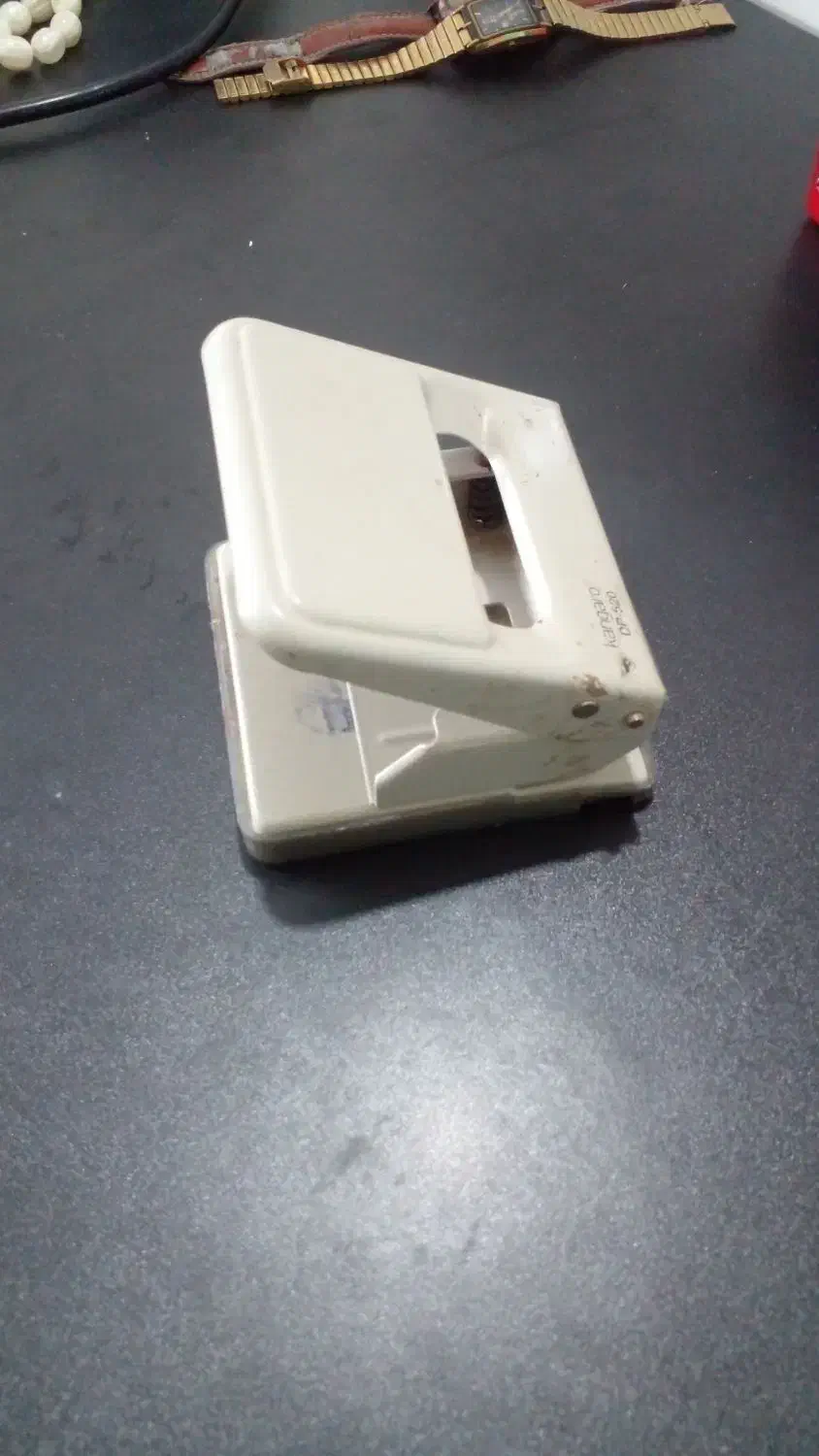 پانچ یا کاغذ سوراخ کن درحد نو|لوازم التحریر|دابودشت, |دیوار