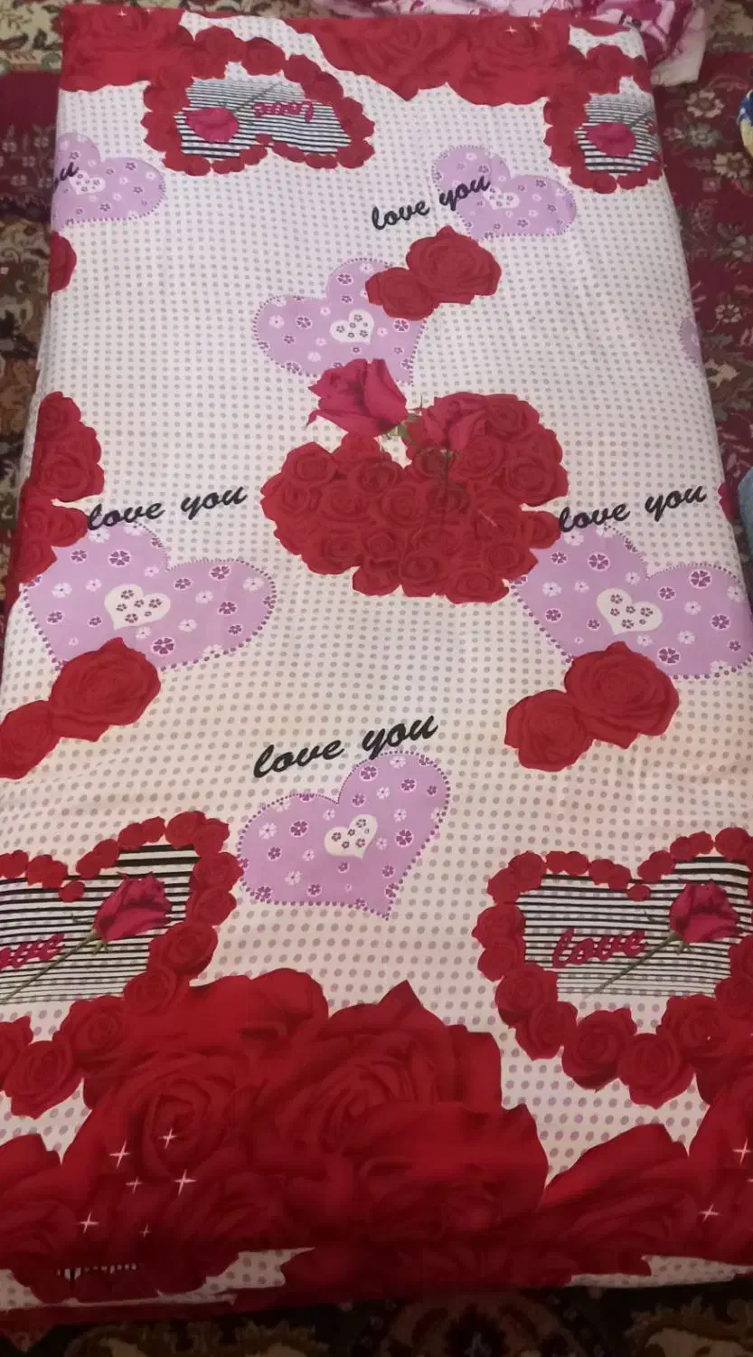 لحاف|رختخواب، بالش، پتو|خوی, |دیوار