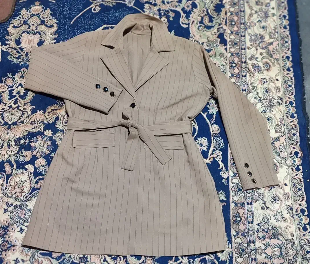 مانتو|لباس|زابل, |دیوار