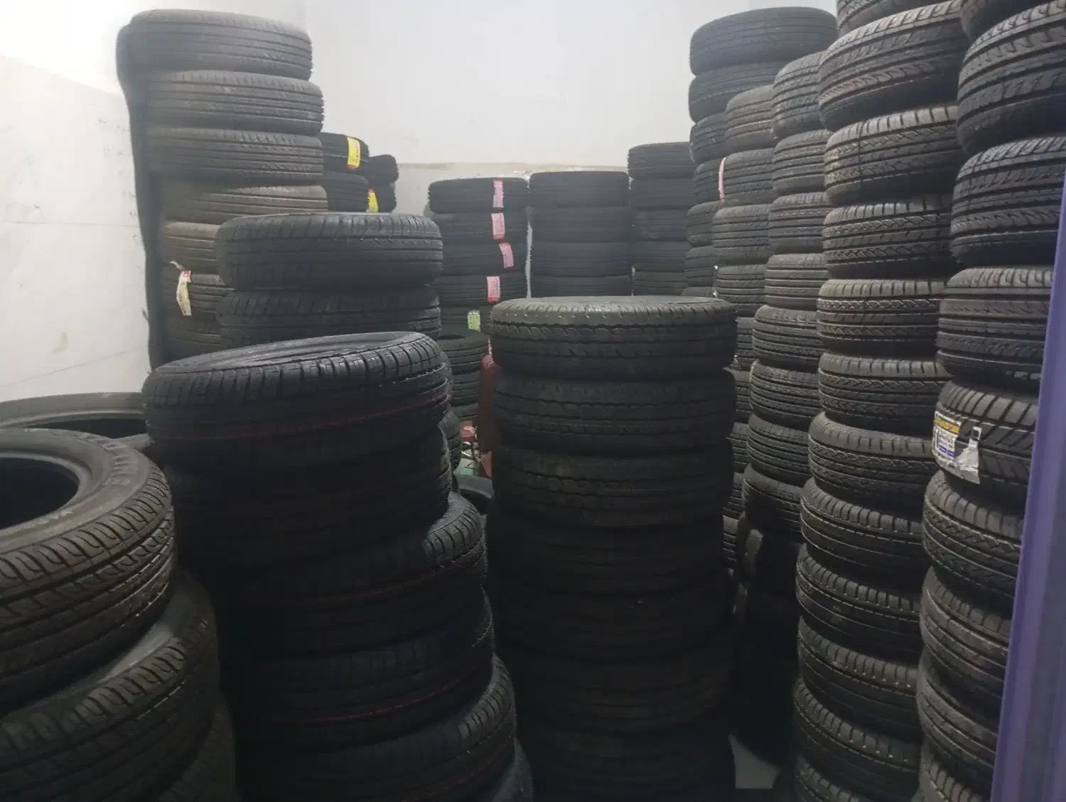 لاستیک فروشی برادران اشترک|عمده‌فروشی|زهک, |دیوار