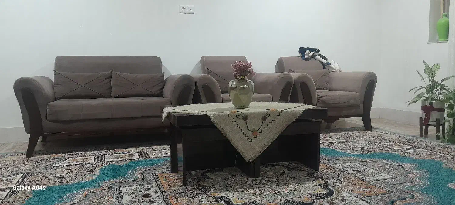 مبل ۷نفره تمیز وسالم|مبلمان خانگی و میز عسلی|رامیان, |دیوار