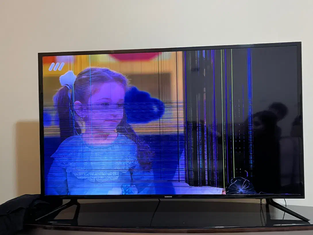 تلوزیون سامسونگ|تلویزیون و پروژکتور|اندیشه, اندیشه فاز ۱|دیوار