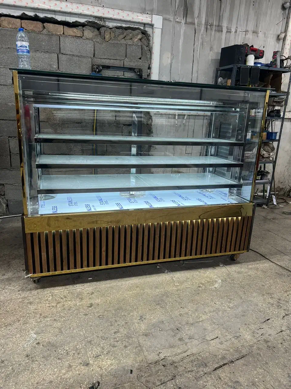 ویترینی ایستاده لبنیات قصابی کبابی قنادی پروئینی|فروشگاه و مغازه|تهران, شهرک آزادی|دیوار