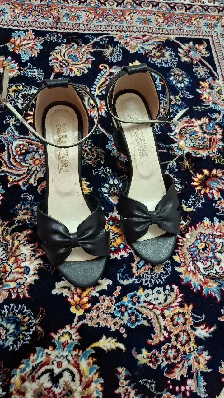 کفش پاشنه بلند|کیف، کفش، کمربند|اشتهارد, |دیوار