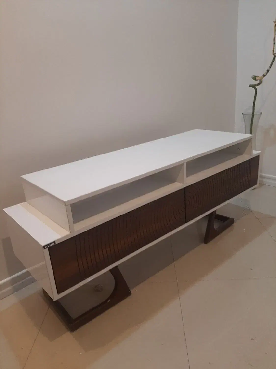 میز تلویزیون چوبی با طراحی شیک و خوشرنگ|میز تلویزیون|تهران, سهروردی|دیوار