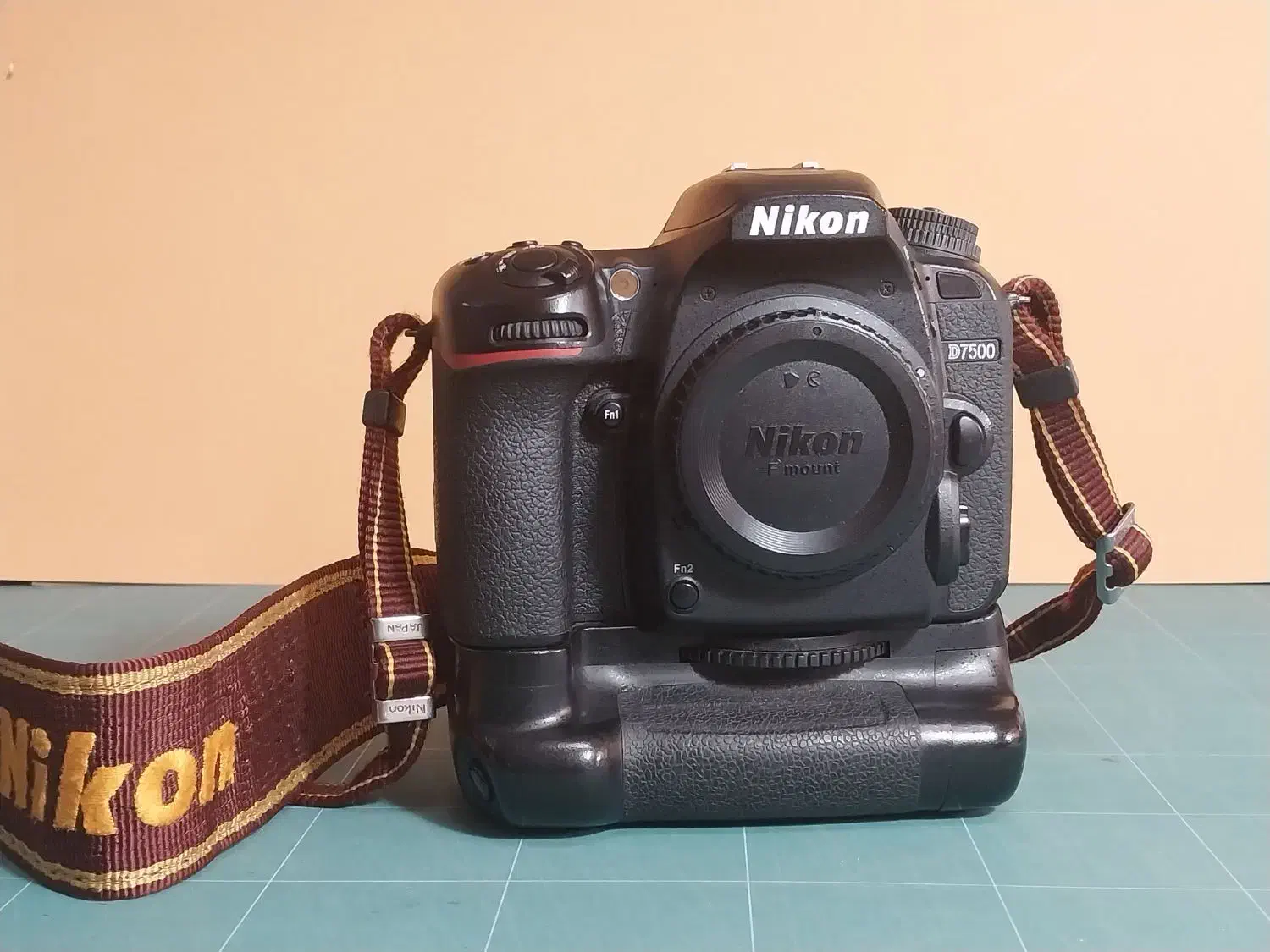 دوربین دی ۷۵۰۰ نیکون با گریپ باطری لتیوم|دوربین عکاسی و فیلمبرداری|تهران, جمالزاده|دیوار