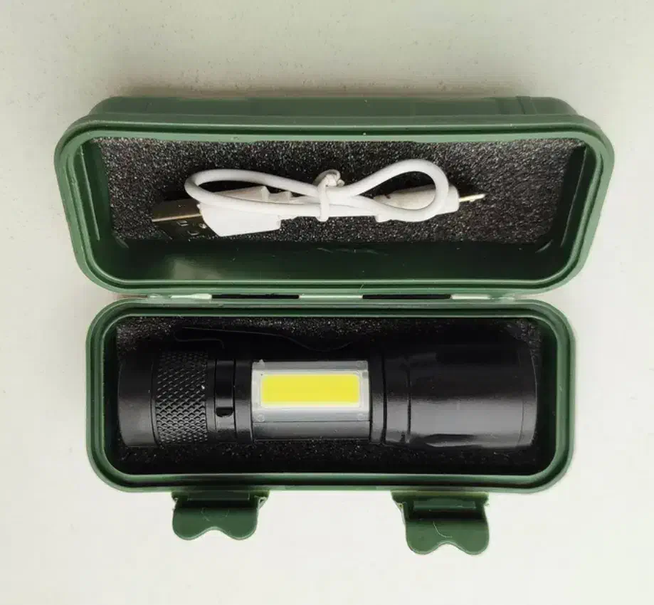 چراغ قوه پلیسی شارژی عالی پر کاربرد|کوهنوردی و کمپینگ|ایذه, |دیوار