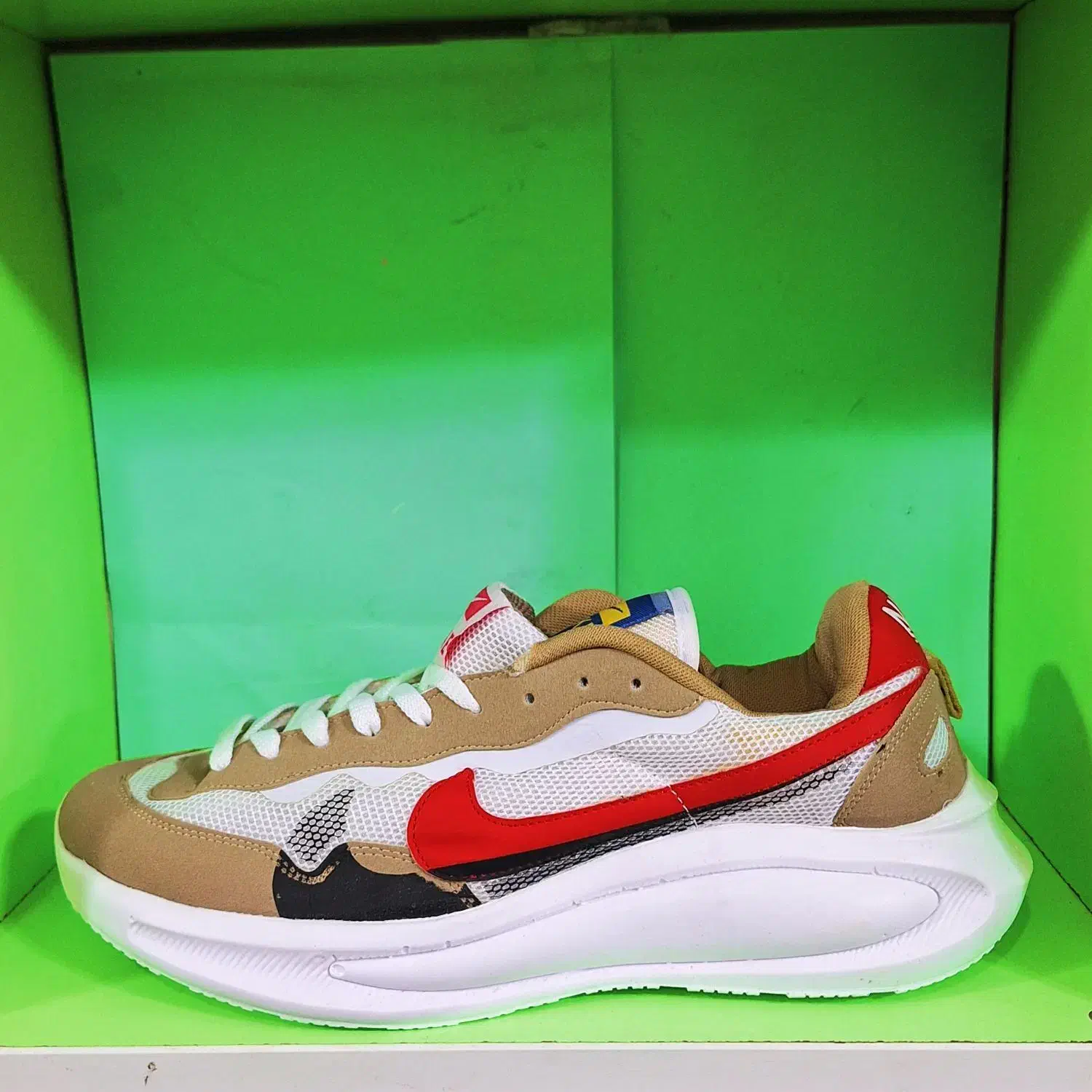 کفش دو نایک|کیف، کفش، کمربند|اردبیل, |دیوار