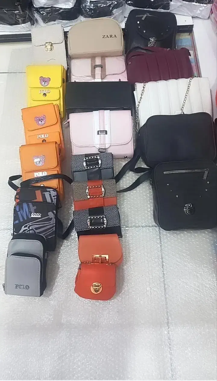 کیفهای حراجی مشگین شهر پاساژ اریس|کیف، کفش، کمربند|مشگین شهر, |دیوار