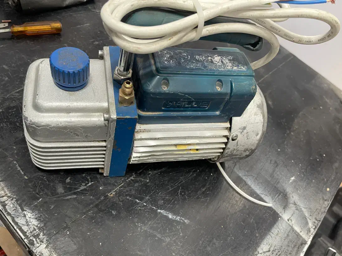 پمپ وکیوم کولر گازی|کولر گازی و فن‌کوئل|خمینی‌شهر, |دیوار