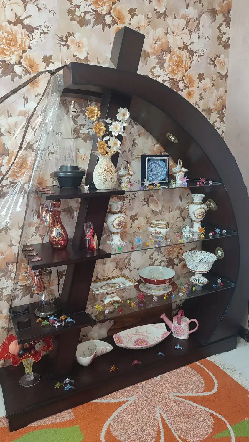 ویترین خاص|بوفه، ویترین، کنسول|اصفهان, بهارستان|دیوار