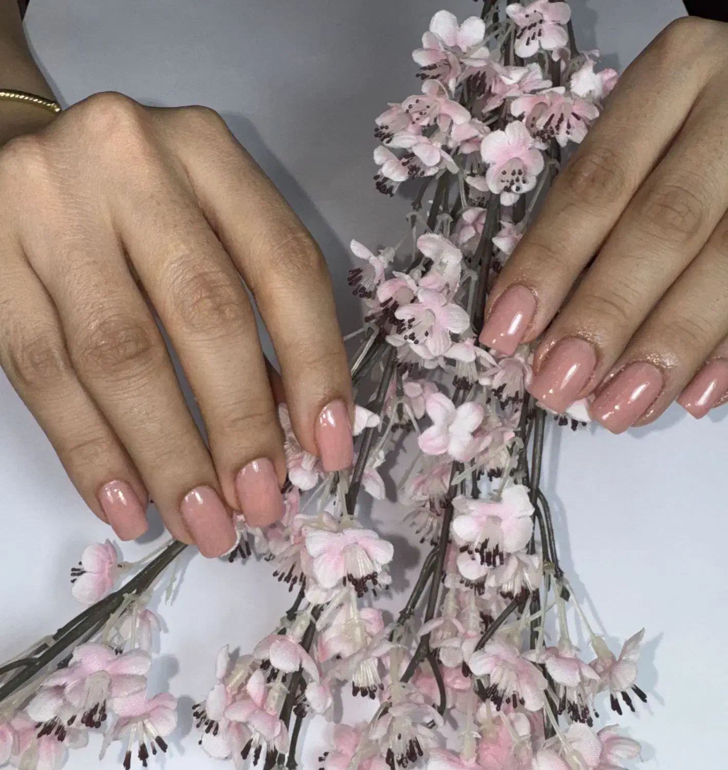 بافت مو،کاشت ناخن،ترمیم،لمینت،کفسابی پدیکورمانیکور|خدمات آرایشگری و زیبایی|چمستان, |دیوار