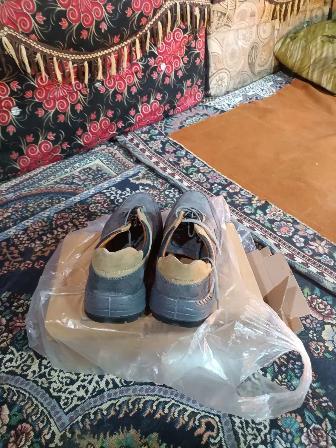 فروش کفش کوهنوردی|کیف، کفش، کمربند|سراوان, |دیوار