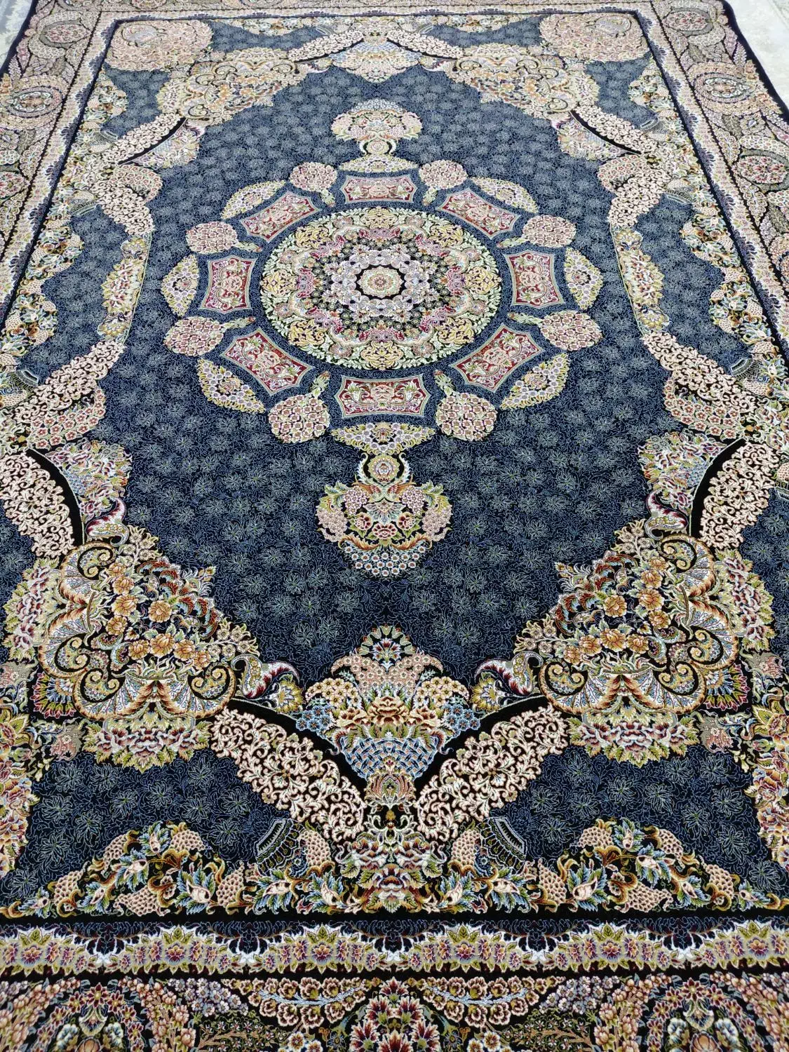 فرش ۹ متری دوتا جفت هم ۱۰۰۰ شانه با تراکم ۳۰۰۰|فرش|ورامین, خیر آباد|دیوار