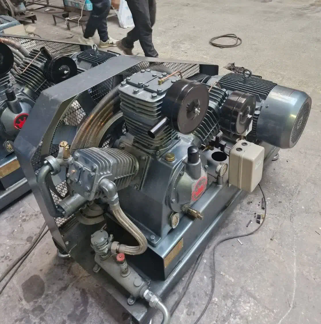 فروش کمپرسور باد و پمپ باد ۱۰۰۰ لیتری|ماشین‌آلات صنعتی|الوند, |دیوار