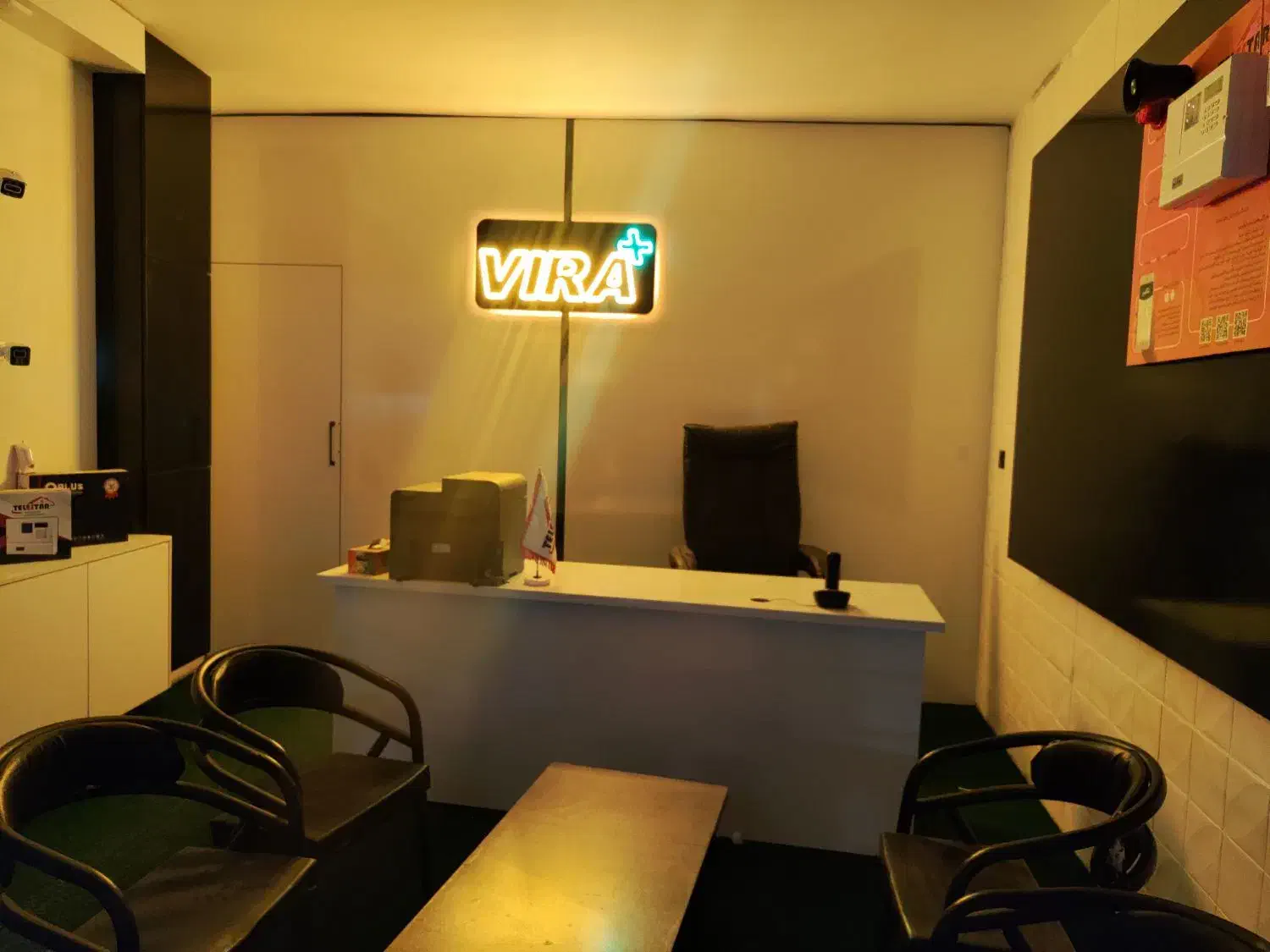 فروش کلیه دکور و تابلو یا واگذاری مغازه|فروشگاه و مغازه|خمینیشهر, |دیوار