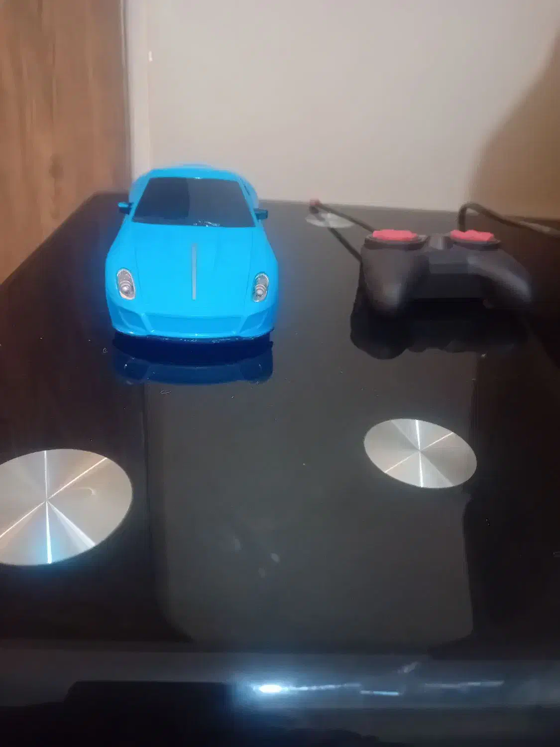 ماشین کنترلی|اسباب‌‌بازی|رودهن, |دیوار