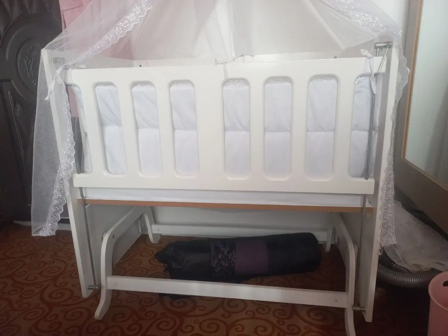 تخت  کنار مادر نو نو|تخت و صندلی بچه|کتالم و سادات شهر, |دیوار