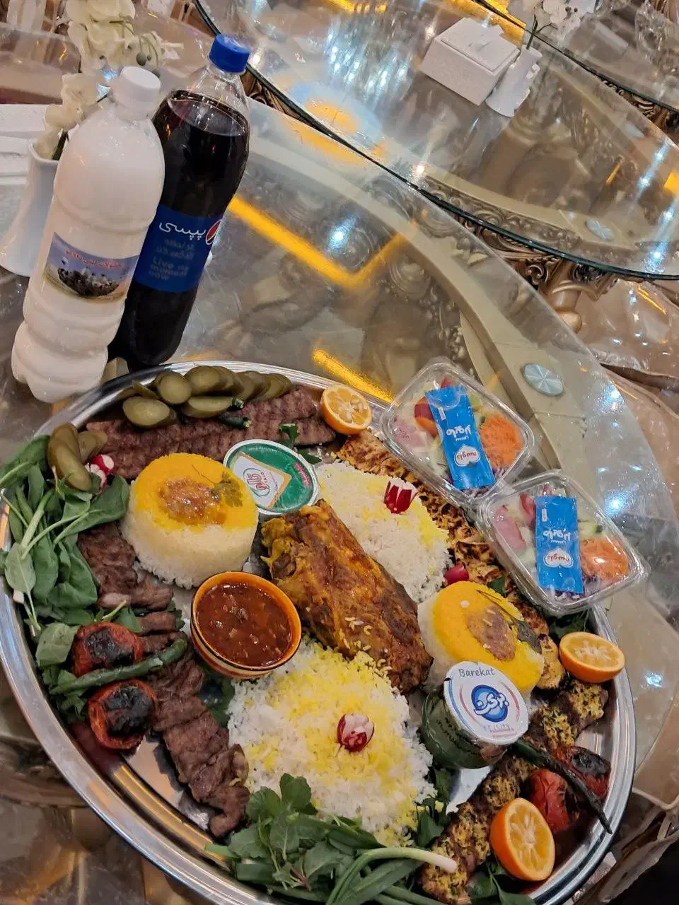 کمک آشپز وسالن دار|استخدام خدمات فروشگاه و رستوران|ساوه, |دیوار