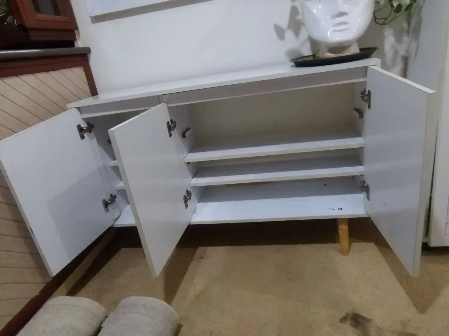 کنسول و آیینه ب عنوان میزاریشم استفادع میشع|بوفه، ویترین، کنسول|اهواز, کوی صنایع|دیوار