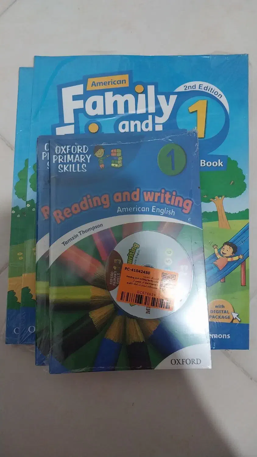 کتاب Family and Friend1 و reading and writing1|کتاب و مجله آموزشی|فردیس, نگارستان|دیوار